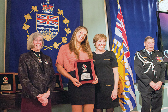 42249vicnewsVN-CarolineCrossleyRugbyAward2PApr2016-WEB